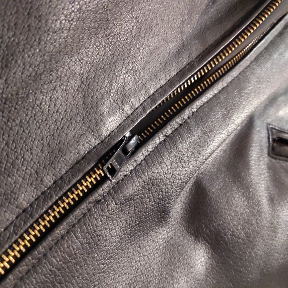 Men's Vintage Leather Jacket with adjustable Buckled Waist Tabs - Picture 14 of 15